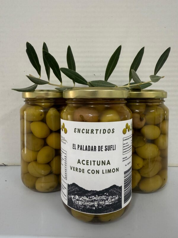 aceituna verde con hueso al limón